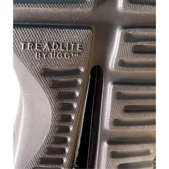 UGG Finnick Leather Boot in Chestnut NWOB Size 9 - Picture 7 of 9